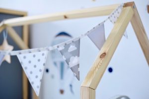 chorągiewki-proporczyki-girlandy-girlanda-w-pokoju-dziecka-synka