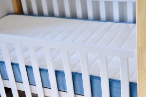 materacyk-dla-dziecka-jaki-wybrać-materac-dla-niemowlaka-baby-benet