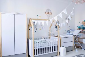 meble-dla-dziecka-dla-synka-meble-bellamy-pinette-meble-z-domkami-w-formie-domków-z-daszkami