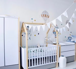 meble-dla-dziecka-dla-synka-meble-bellamy-pinette-meble-z-domkami-w-formie-domków-z-daszkami