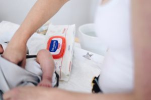 poranna-i-wieczorna-pielęgnacja-niemowlaka-noworodka-kosmetyki-dla-noworodka-mustela