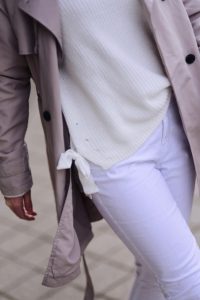 stylizacja-połączenie-bieli-i-beżu-jak-nosić-nude-total-look-biel-i-beż-czy-można-łączyć