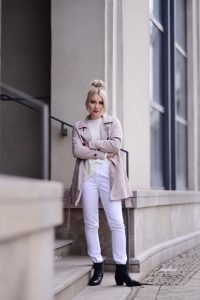 stylizacja-połączenie-bieli-i-beżu-jak-nosić-nude-total-look-biel-i-beż-czy-można-łączyć