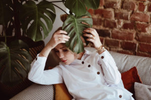 biała-koszula-stylizacje-stylizacja-biżuteria-apart-sygnet-zegarek-bergstern-biżuteria