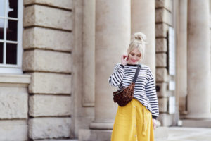 bluza-w-paski-nerka-w-zwieżęcy-wzór-stylizacja-stylizacje-blog-o-modzie