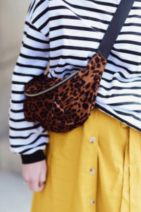 kolor-musztardowy-jak-nosić-do-czego-nosić-spódnica-w-kolorze-musztardowym-medicine-stylizacja-na-co-dzień