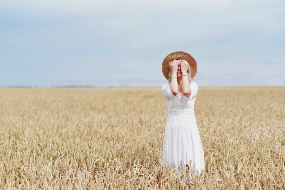 sesja-w-zbożu-okolice-gdańska-blog-o-modzie