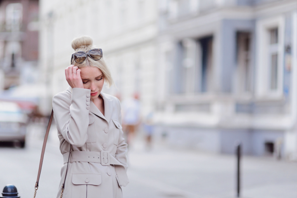 marynarka-do-sukienki-jak-nosić-czy-pasuje-stylizacja-gdańsk-blog-o-modzie - 1 (1)