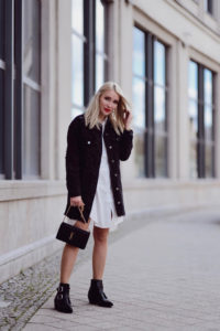 długa-biała-koszula-długa-katana-torebka-ysl-monogram-stylizacja-stylizacje-jak-nosić