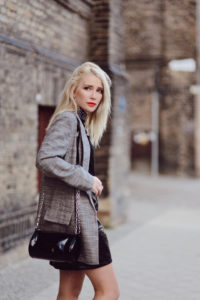 krótka-skórzana-spódnica-jak-nosić-stylizacje-stylizacja