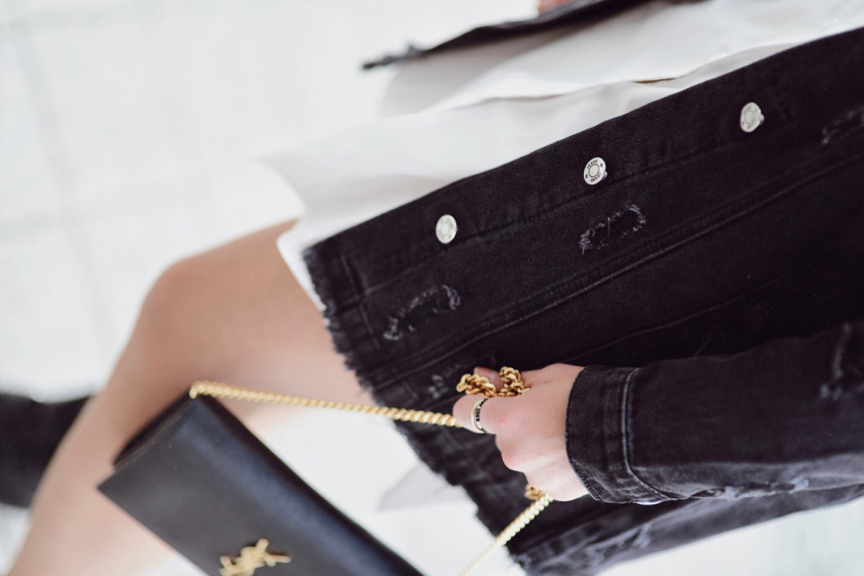 długa-biała-koszula-długa-katana-torebka-ysl-monogram-stylizacja-stylizacje-jak-nosić