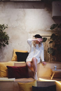 restauracja-łąka-bar-na-łąkowej-swetrowa-sukienka-w-jesiennej-odsłonie-stylizacja